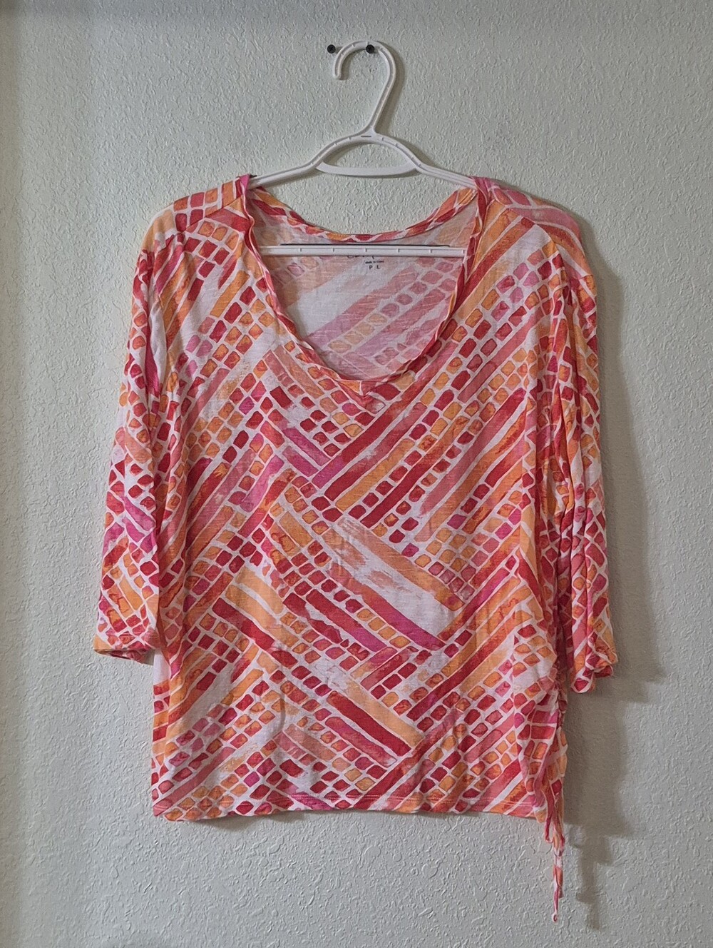 Casual V-Neck Tunic in Pink & Orange Geo Print